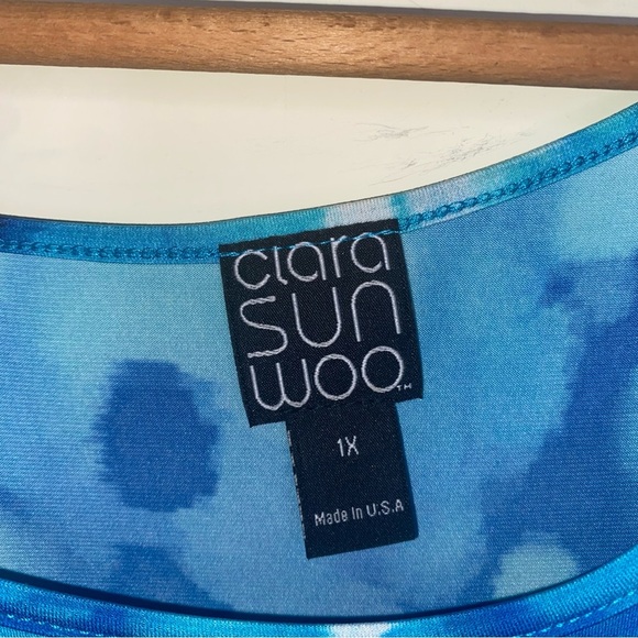 SOLD✨Clara SunWoo Top Women's 1X Blue Print Tunic Asymmetric 3/4 Sleeves Flowy - Picture 2 of 4
